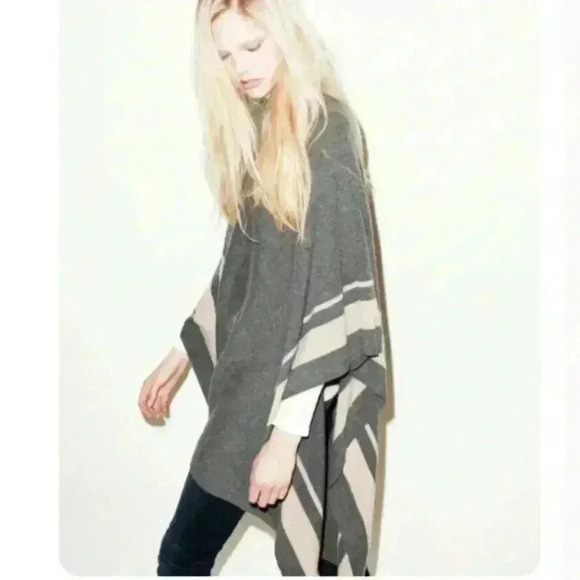 T. BABATON | Aritzia MERINO WOOL CASHMERE Blend Poncho - Picture 1 of 7